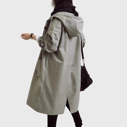 Sytske | Ruimvallende Lange Trenchcoat met Capuchon