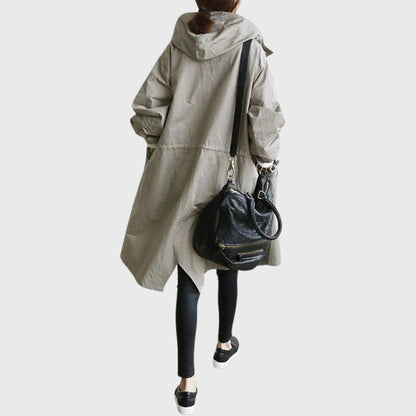 Sytske | Ruimvallende Lange Trenchcoat met Capuchon