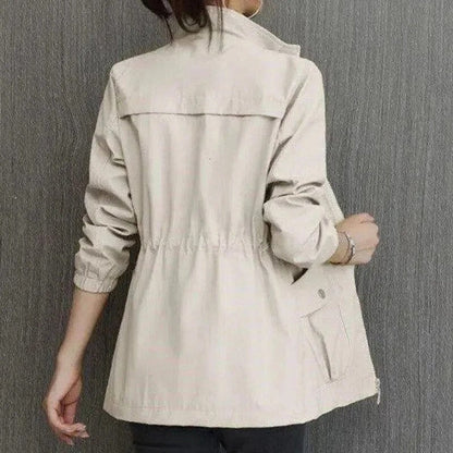 Janine | Lichte Korte Bomberjack met Taillekoord
